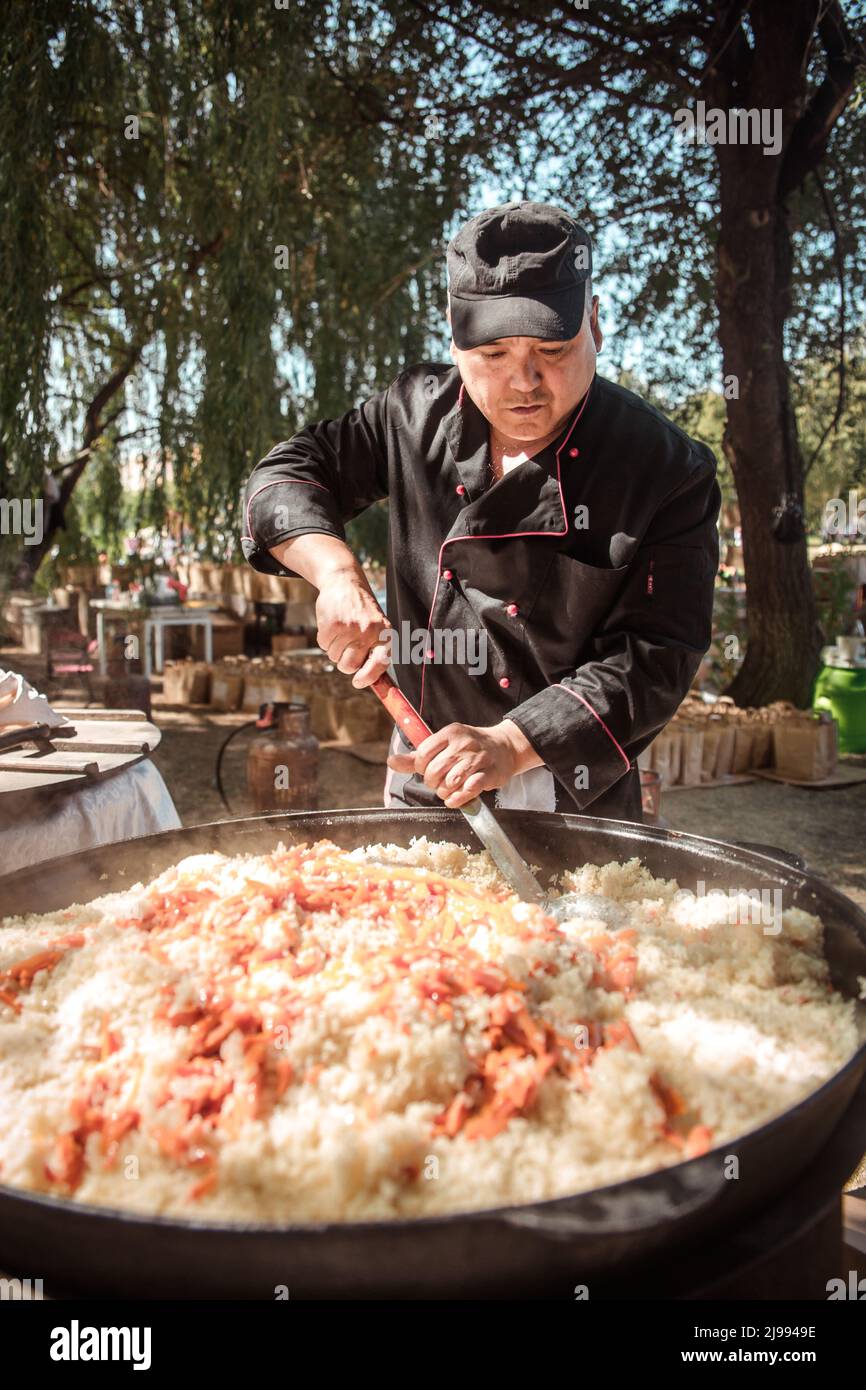 Egyptian cooking on stove hires stock photography and images Alamy