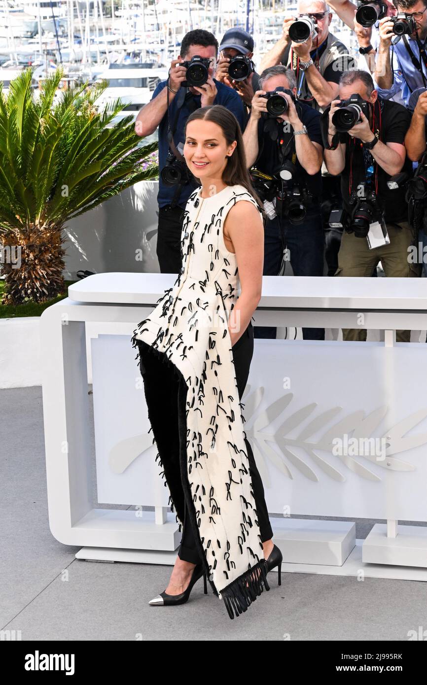 alicia-vikander-2022