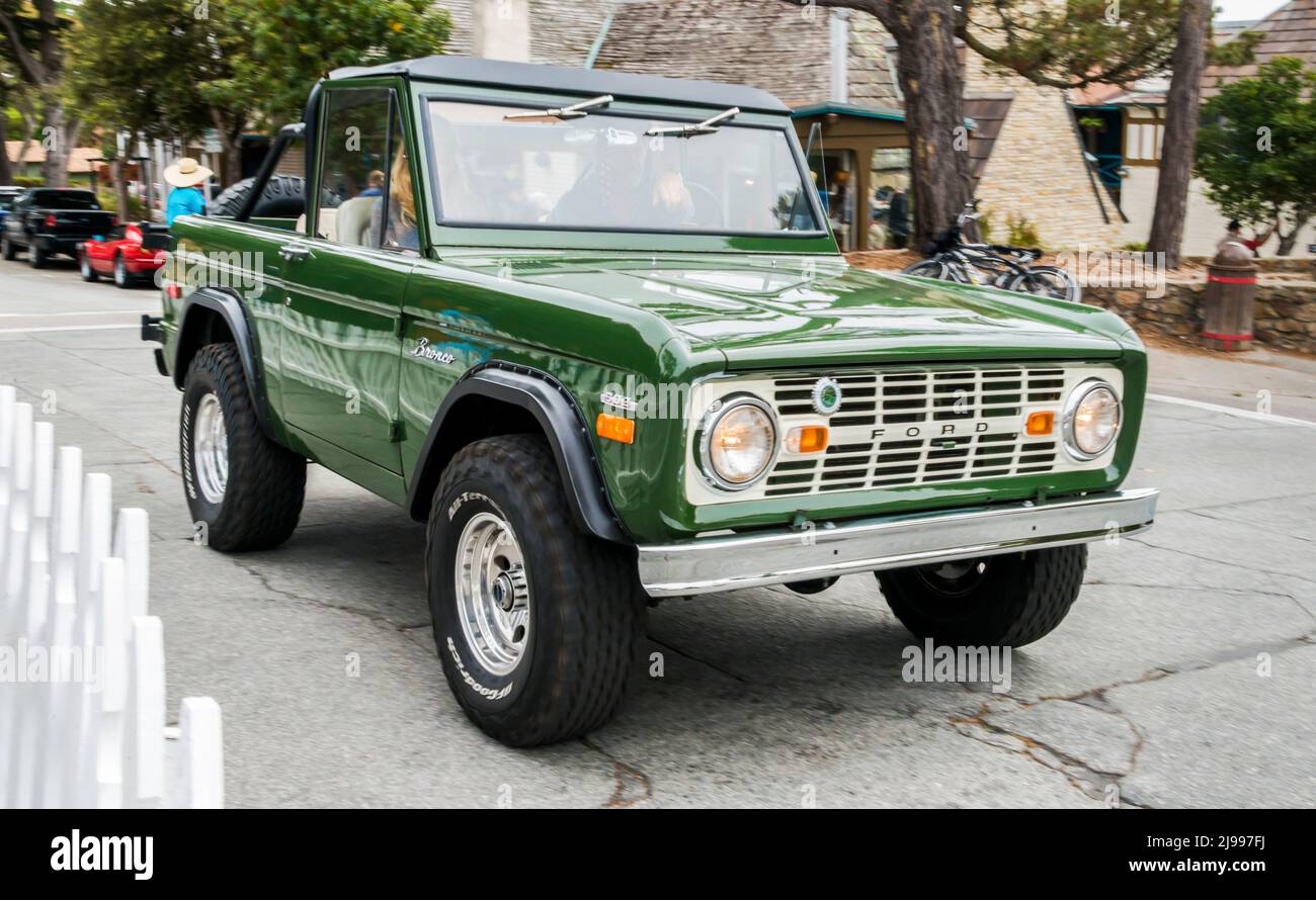 Green ford bronco hi-res stock photography and images - Alamy