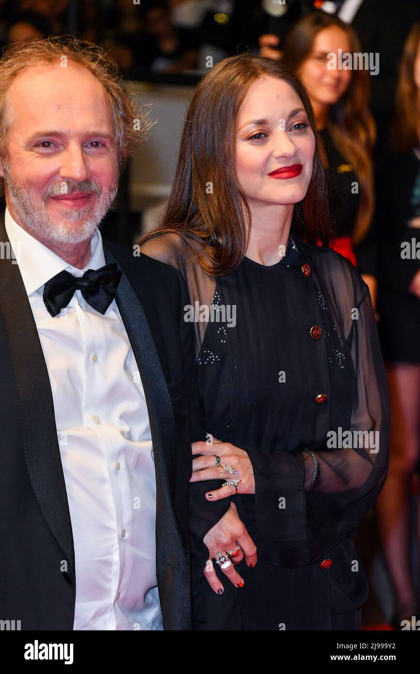 Arnaud Desplechin , Marion Cotillard 75th Cannes Film Festival Red