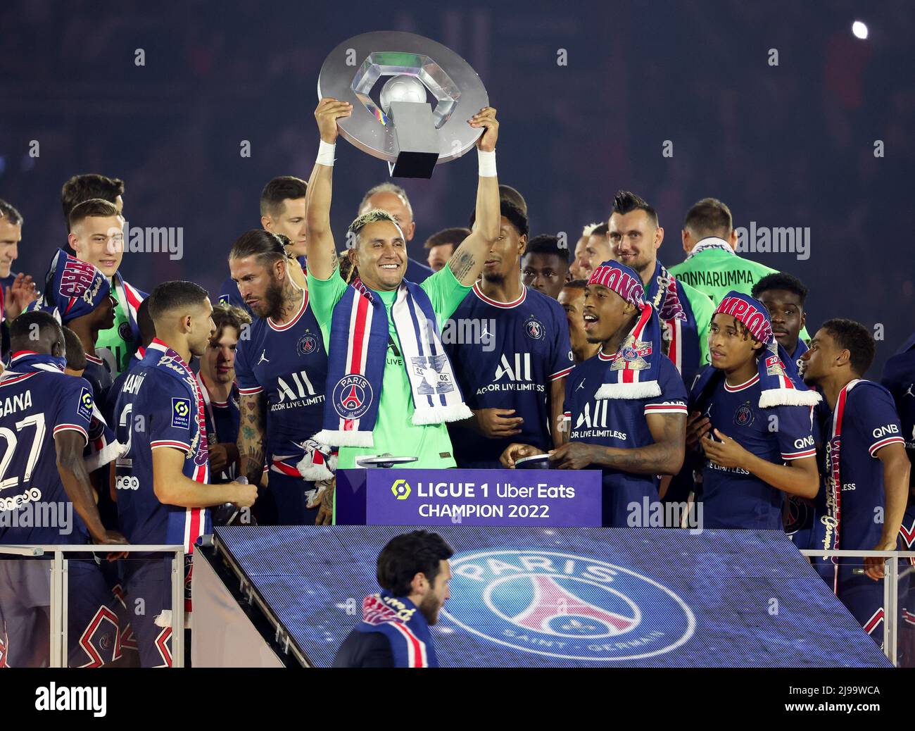 Goalkeeper of PSG Keylor Navas and teammates celebrate during the Ligue 1  Trophy Ceremony following the French championship Ligue 1 football match  between Paris Saint-Germain (PSG) and FC Metz on May 21,