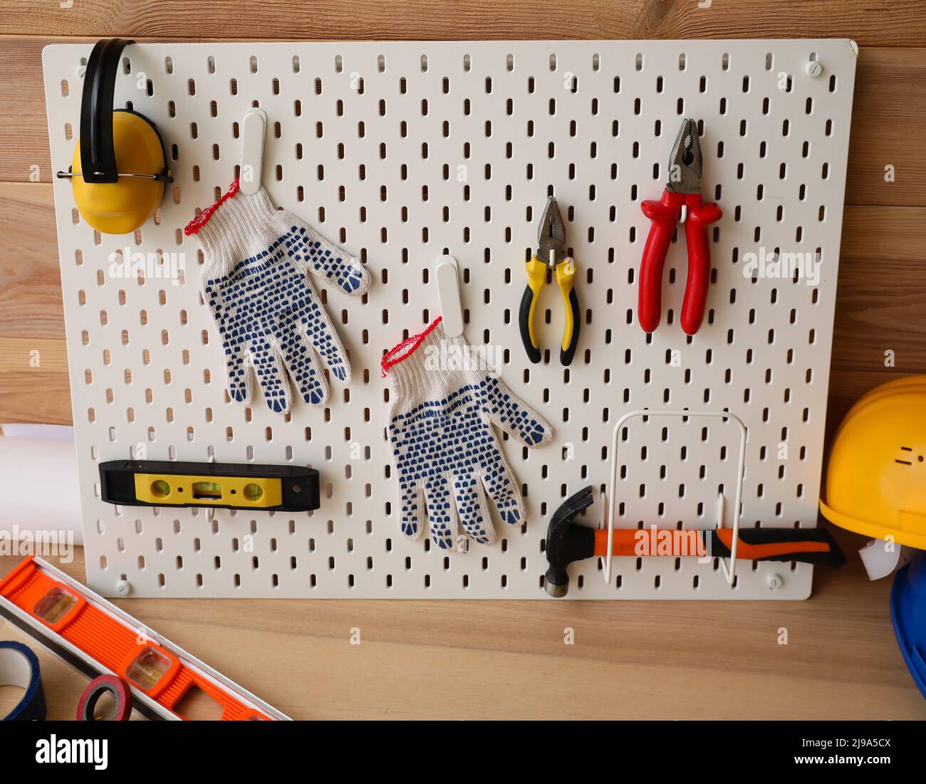 Pegboard tools hires stock photography and images Alamy