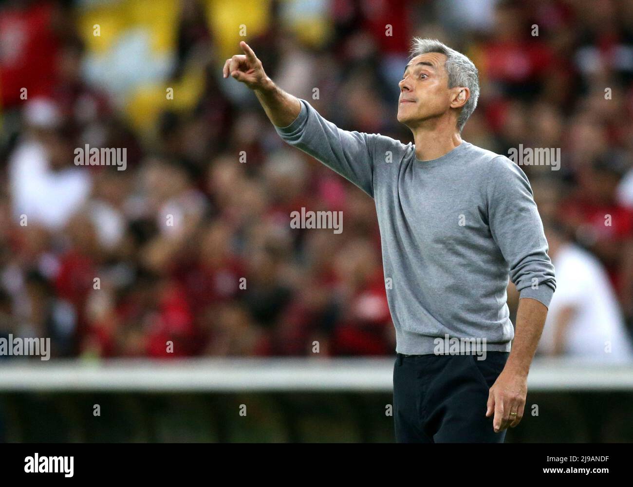 RIO DE JANEIRO, BRAZIL - MAY 21: Paulo Sousa Head Coach of Flamengo reacts  ,during the match between Flamengo and Goias as part of Brasileirao Series  A 2022 at Maracana Stadium on