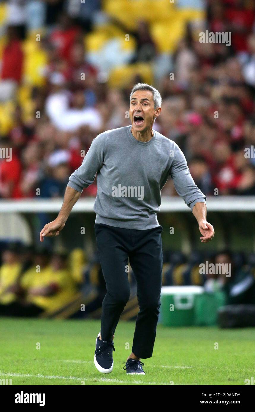 RIO DE JANEIRO, BRAZIL - MAY 21: Paulo Sousa Head Coach of Flamengo reacts  ,during the match between Flamengo and Goias as part of Brasileirao Series  A 2022 at Maracana Stadium on