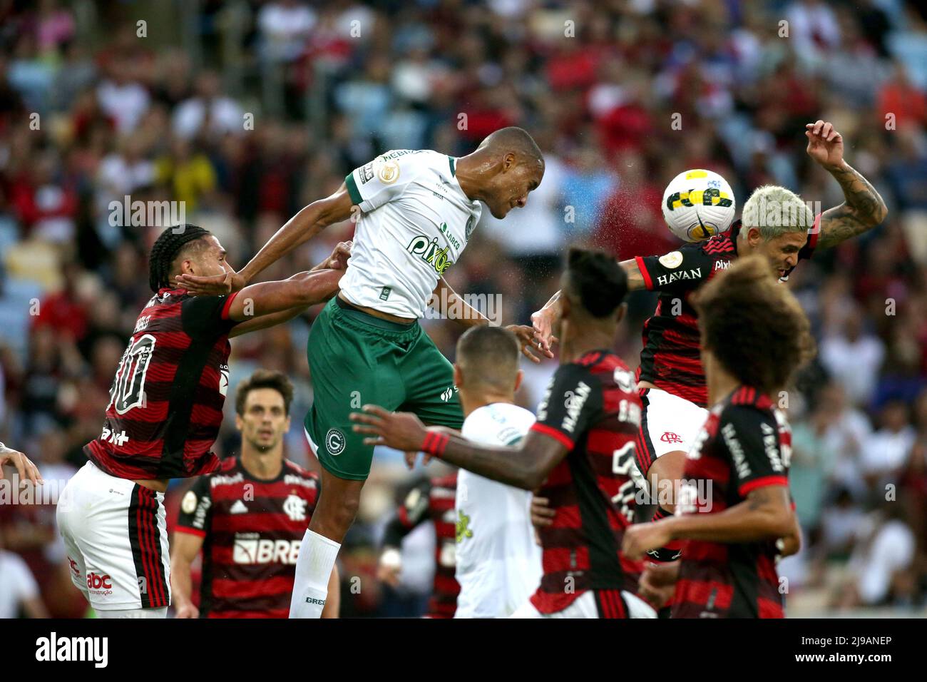 RIO DE JANEIRO, BRAZIL - MAY 21: Pedro Raul of Goias heads the ball against  Pablo of Flamengo ,during the match between Flamengo and Goias as part of  Brasileirao Series A 2022