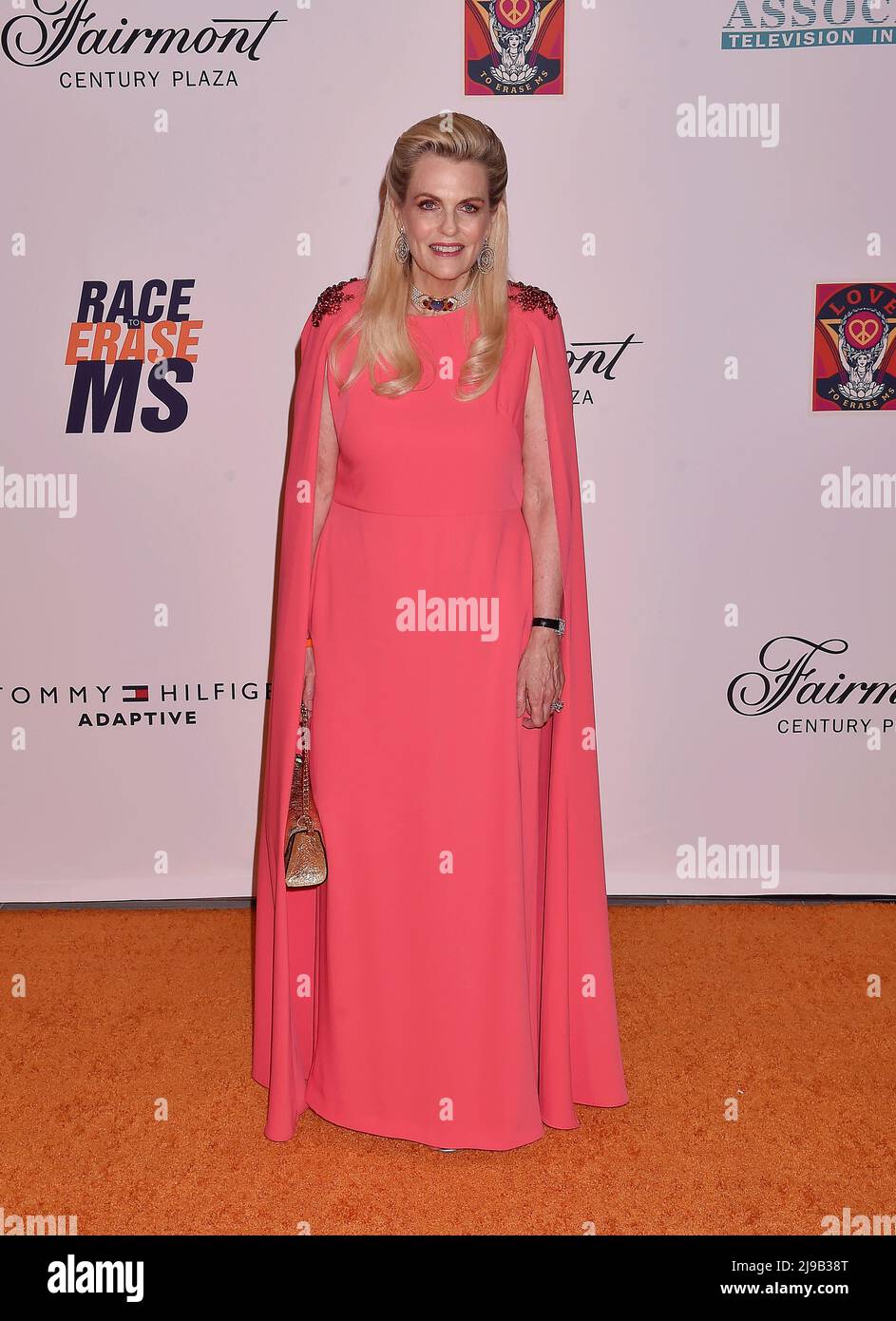Nancy R.davis Mt LOS ANGELES, CA - MAY 20: Race to Erase MS founder Nancy Davis attends ...