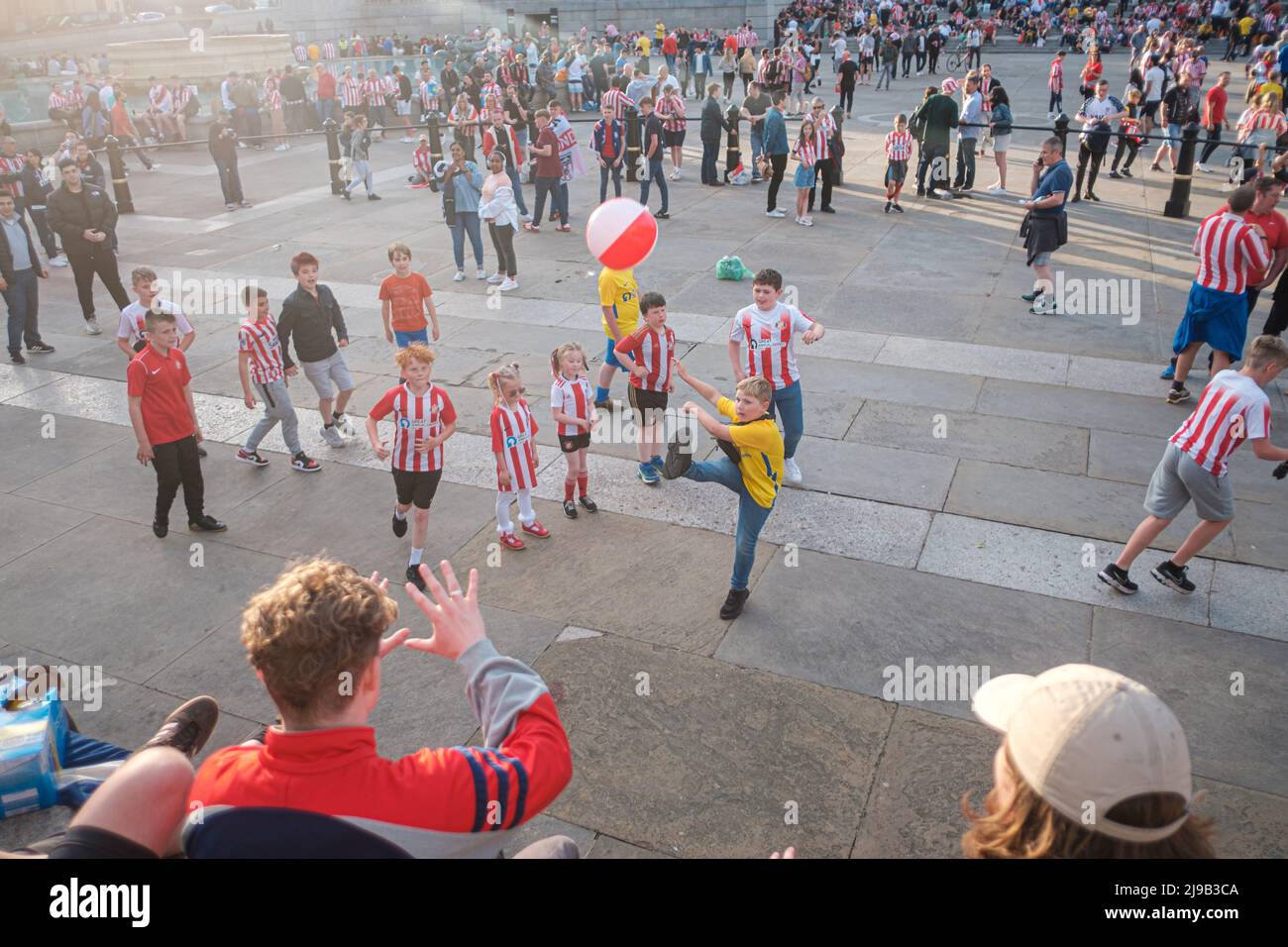 21/05/22, Sunderland AFC Fans Celebrate into the Night in Trafalgar ...