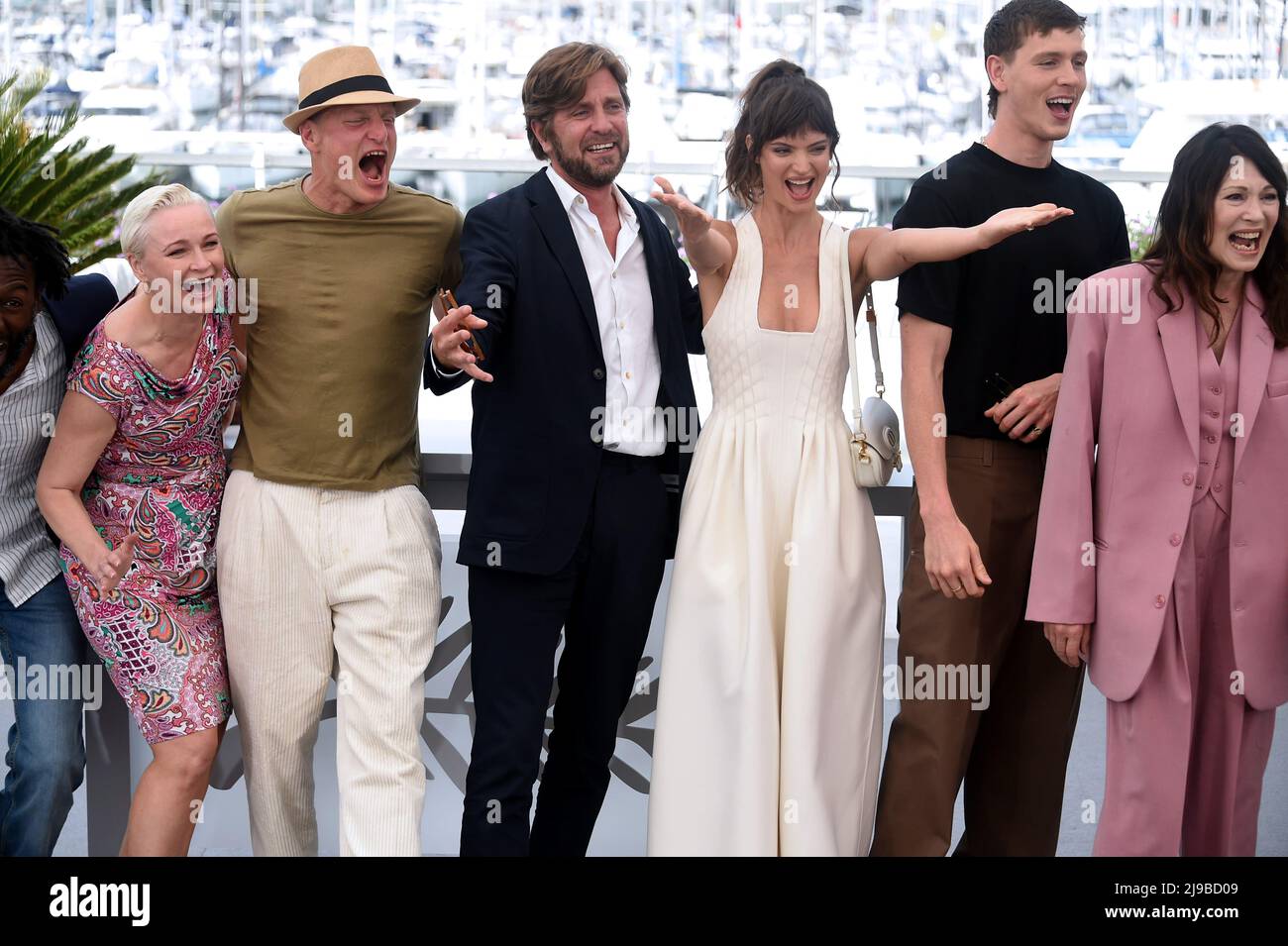 75th Cannes film festival 2022, Photocall film “Triangle of sadness” Pictured: Ruben Ostlund, Charlbi Dean, Harris Dickinson, Woody Harrelson, Iris Berben, Vicky Berlin Stock Photo