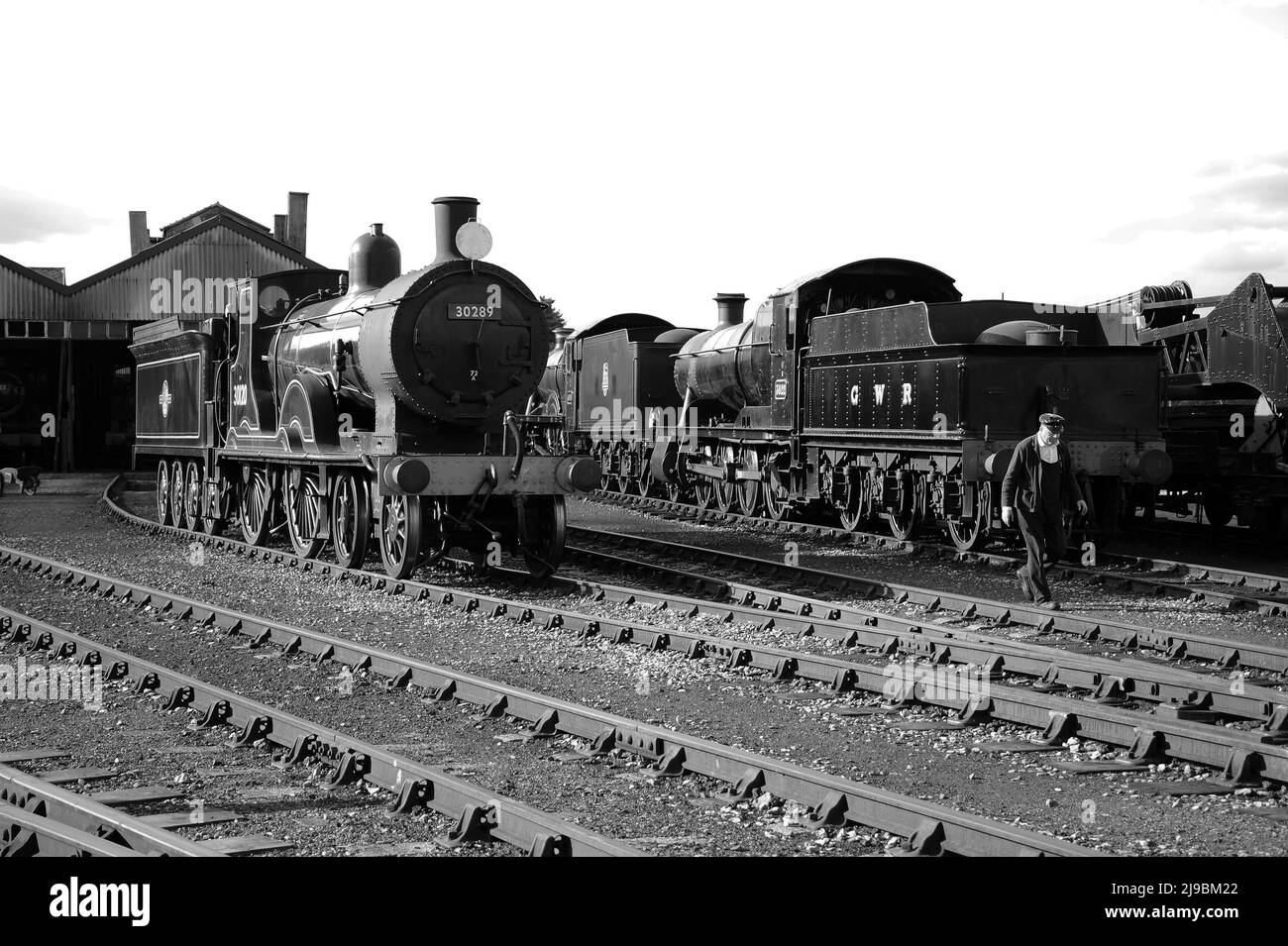 '30120' (running as '30289') on shed with 'Burton Agnes Hall' and '3822'. Stock Photo