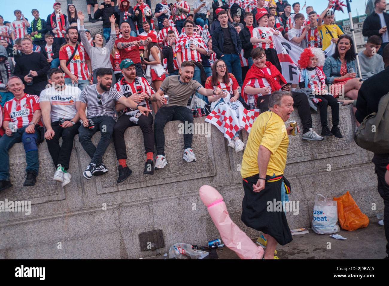 21/05/22, Sunderland AFC Fans Celebrate into the Night in Trafalgar ...