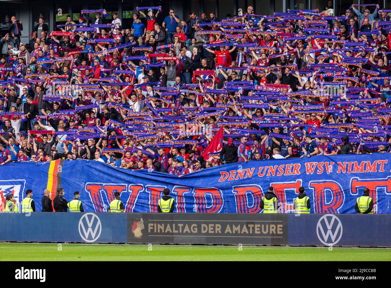 sports, football, Lower Rhine Cup 2021/2022, final, SV Straelen vs. Wuppertaler SV 1-0, Schauinsland-Reisen-Arena in Duisburg, Wuppertal football fans look forward to the match and present their club scarfs Stock Photo