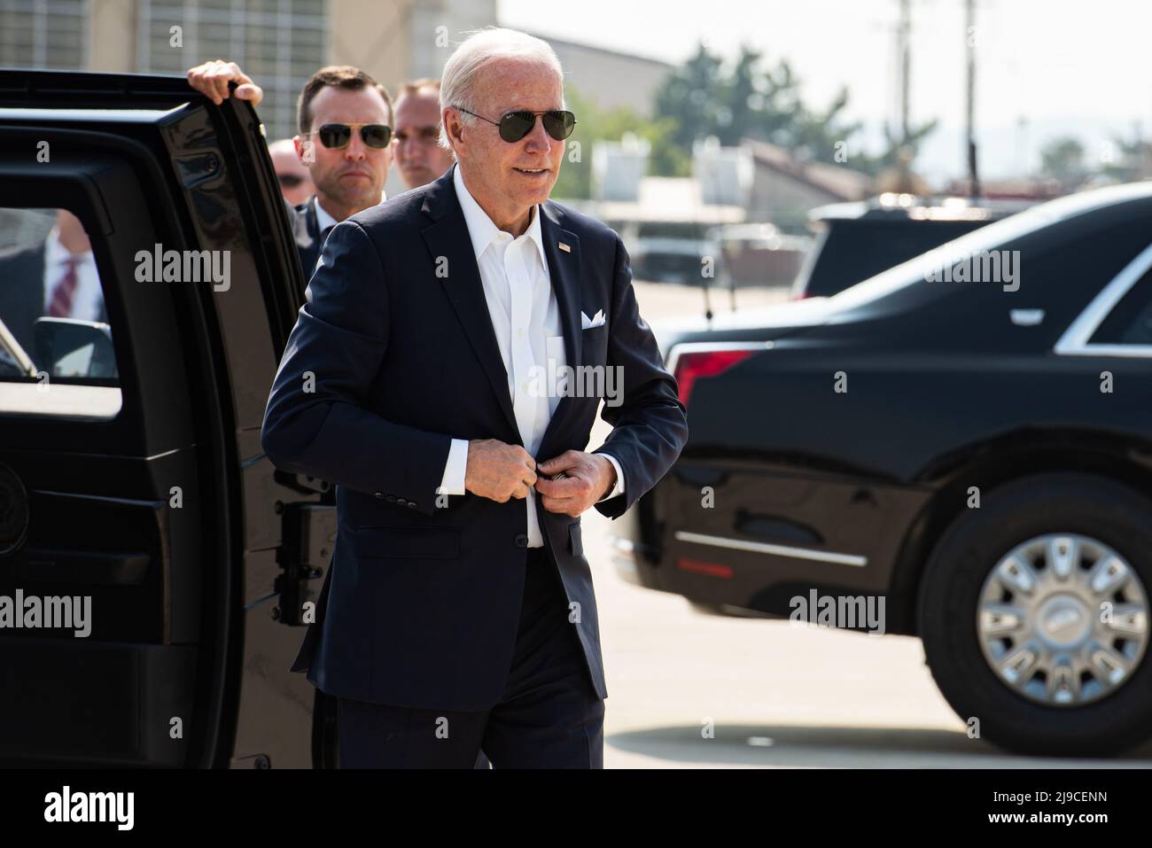 Pyeongtaek, South Korea. 22nd May, 2022. U.S President Joe Biden, arrives at Osan Air Base for departure on Air Force One following his two-day visit to South Korea, May 22, 2022 in Pyeongtaek, South Korea. Credit: SrA Allison Payne/U.S. Air Force/Alamy Live News Stock Photo