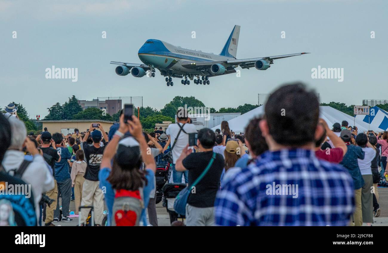 Fussa, Japan. 22nd May, 2022. Air Force One carrying U.S President Joe Biden, lands during the Japanese-American Friendship Festival at Yokota Air Base, May 22, 2022 in Fussa, Japan. Biden arrived from South Korea for a scheduled three-day visit to Japan. Credit: Yasuo Osakabe/U.S. Air Force/Alamy Live News Stock Photo