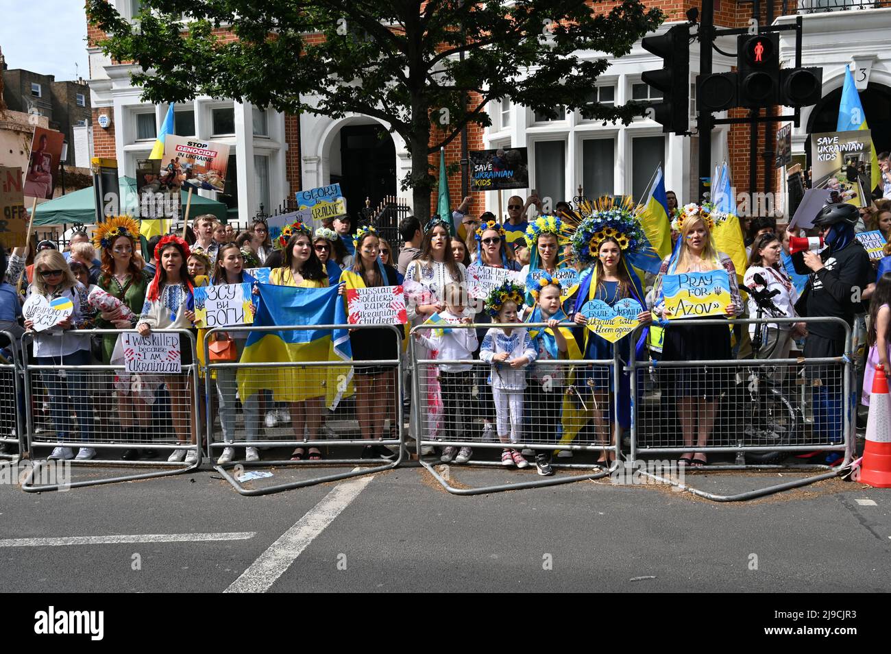 London, UK. 22nd May, 2022. The Mothers' March for Ukrainian Children believes that thousands of Ukrainian children abduct and transport in Russia. March from Marble Arch to the Russian Embassy, London, UK. - 22 May 2022. Credit: Picture Capital/Alamy Live News Stock Photo