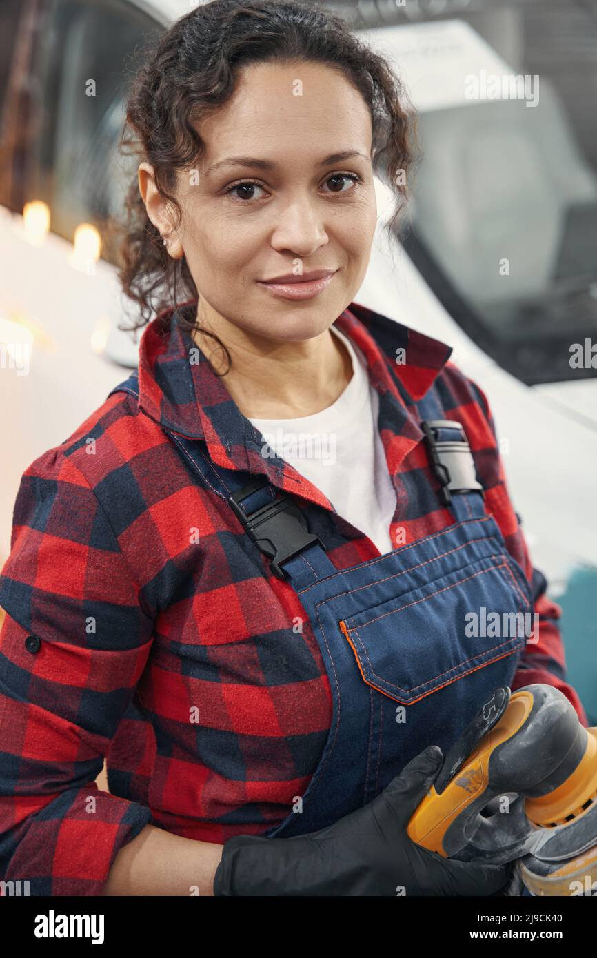 Portrait of car mechanic working at service station Stock Photo Alamy