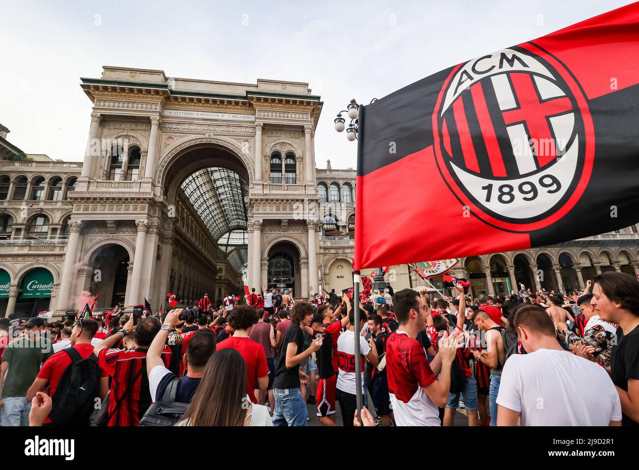 Scudetto dei tifosi del milan hi-res stock photography and images - Alamy