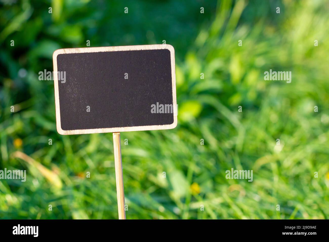 Blank notice board. Empty pointer in black color. Information pointer ...