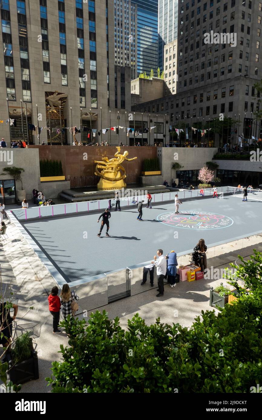 Flipper’s Roller Boogie Palace is a skating rink opened in Rockefeller