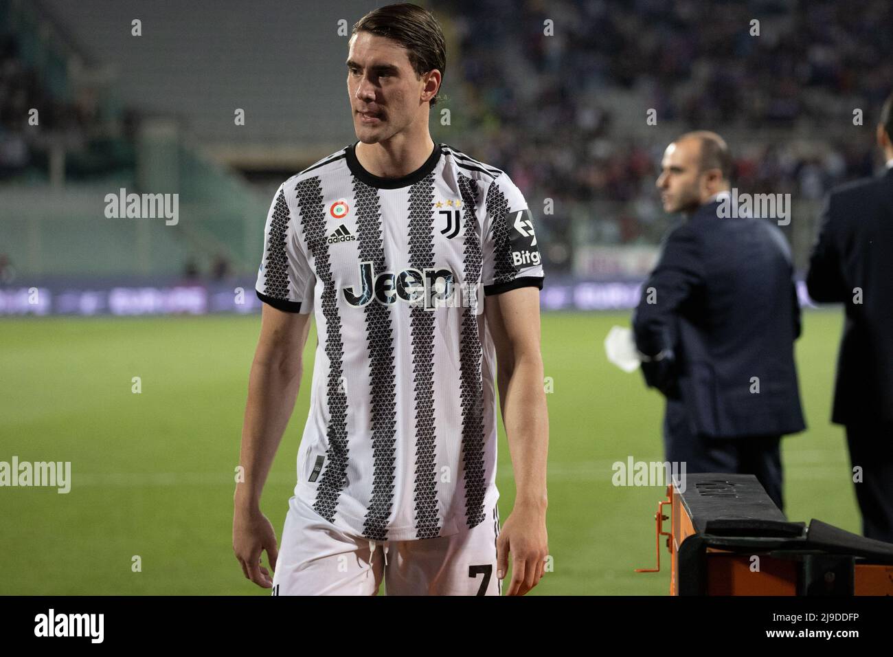 Florence, Italy. 21st May, 2022. Leonardo Bonucci of Juventus FC and  Krzysztof Piatek of ACF Fiorentina compete for the ball during the Serie A  2021/2022 football match between ACF Fiorentina and Juventus