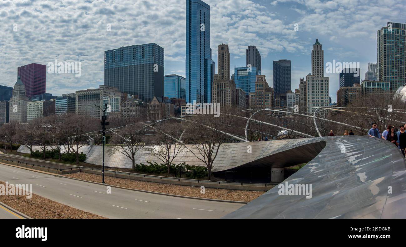 Bp pedestrian bridge in millennium park hi-res stock photography and ...