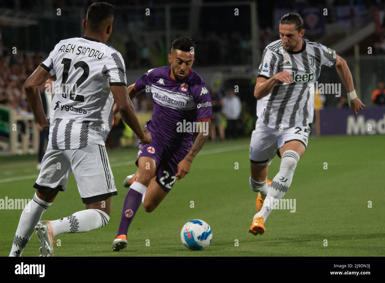 Florence, Italy. 03rd Apr, 2022. Nicolas Gonzalez (ACF Fiorentina)  celebrates after scoring a goal during ACF Fiorentina vs Empoli FC, italian  soccer Serie A match in Florence, Italy, April 03 2022 Credit