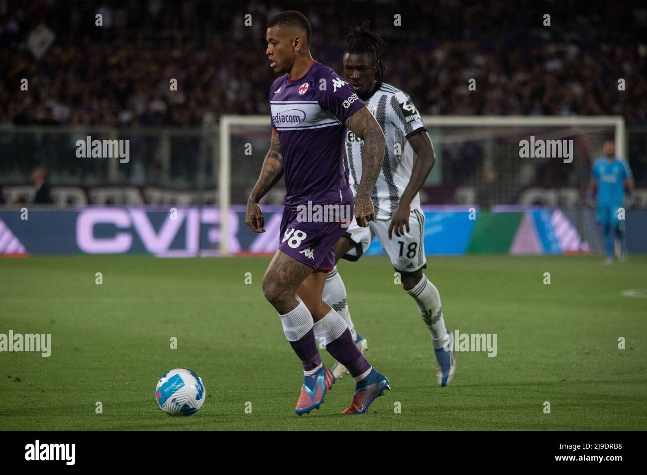 Igor Julio of Acf Fiorentina controls the ball during the Serie A match  between Juventus Fc and Acf Fiorentina Stock Photo - Alamy