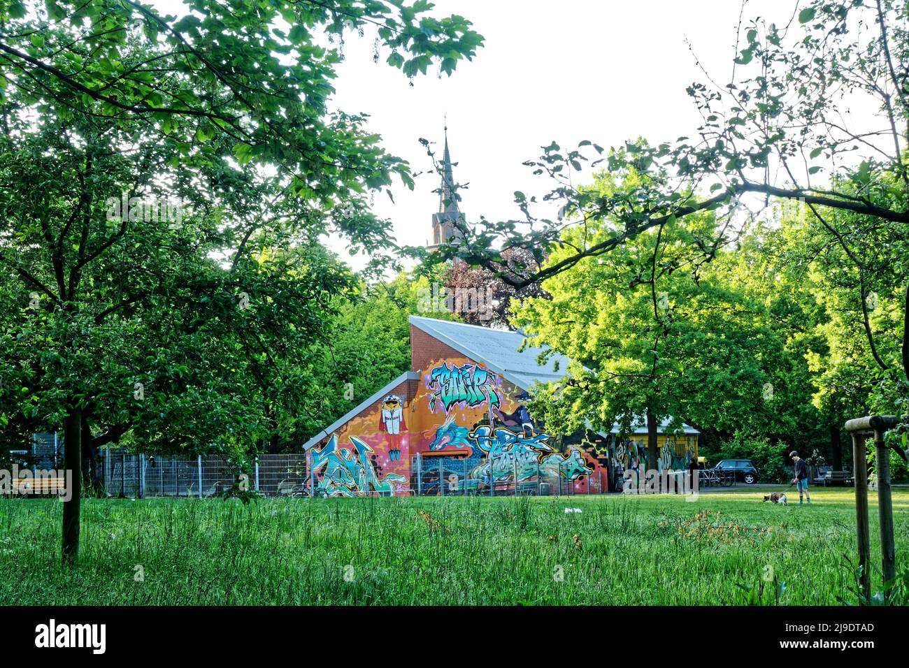 Stephanus. Straße Linden Landschaftsgarten in Linden. VonAltenGarten