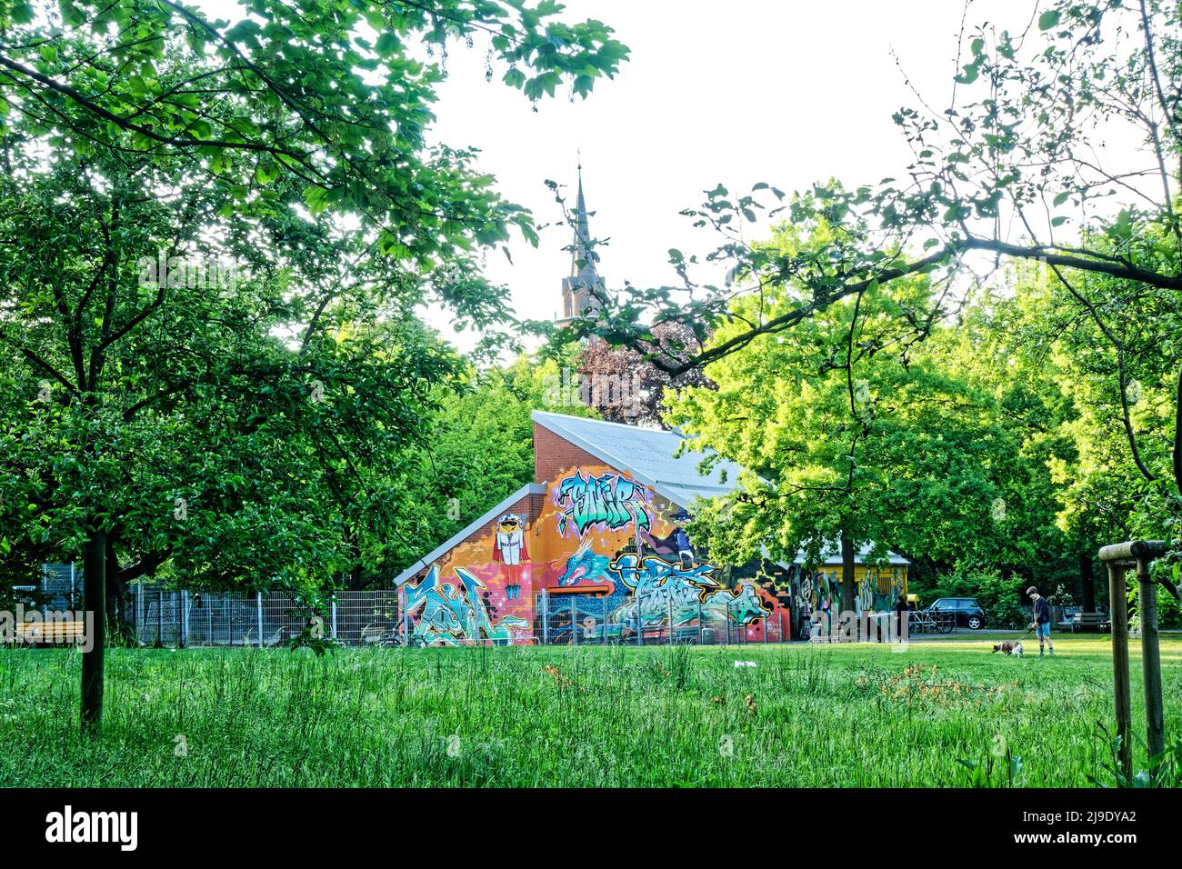 Stephanus. Straße Linden Landschaftsgarten in Linden. VonAltenGarten
