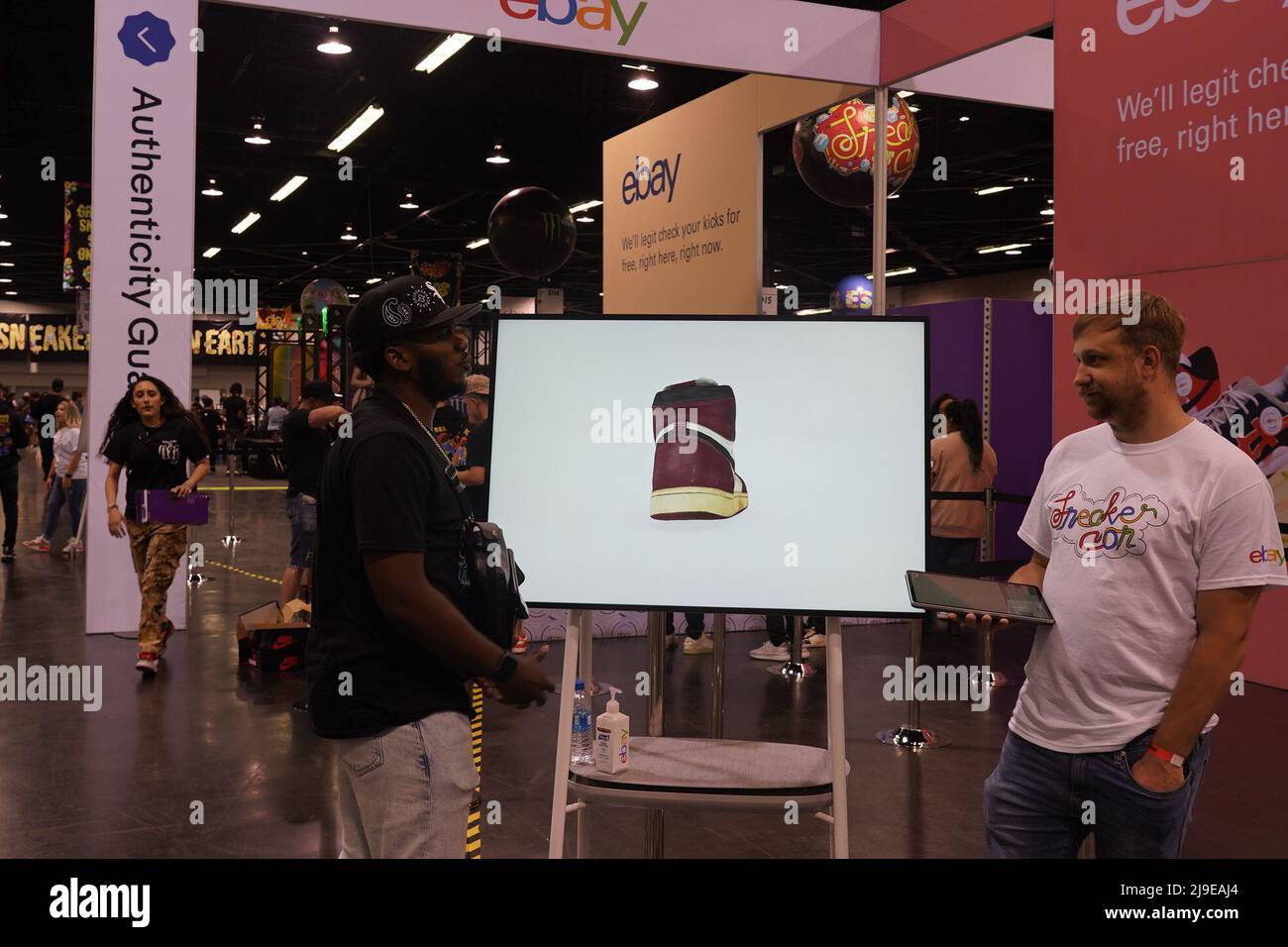 Sneaker con hi-res stock photography and images - Alamy