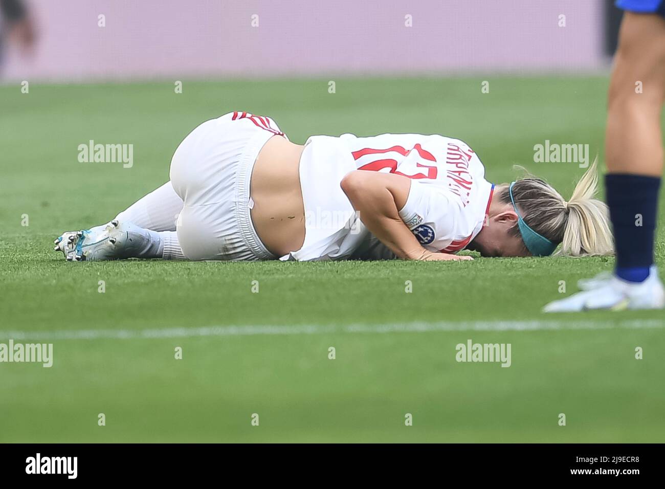 Female Soccer Players Thongs: Stylish Comfort for Peak Performance