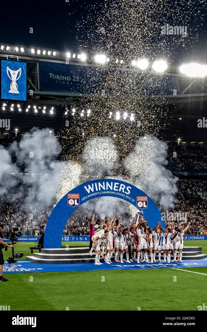 Final Joy Group with Trophy (Olympique Lyonnais) during the Uefa &ldquo;Women