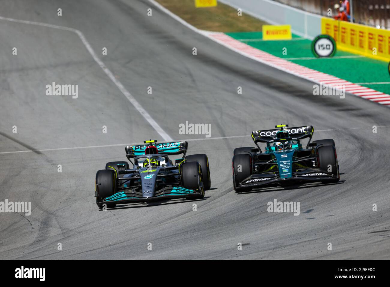 44 HAMILTON Lewis (gbr), Mercedes AMG F1 Team W13, 05 VETTEL Sebastian ...