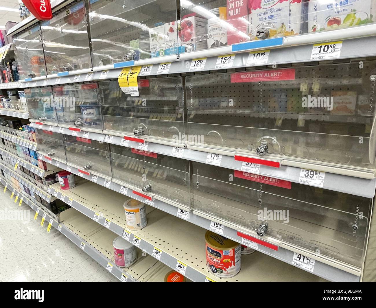 Empty baby formula shelves hires stock photography and images Alamy