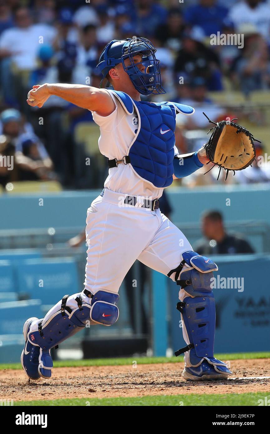 Los Angeles Dodgers catcher Will Smith (16) throws to second base