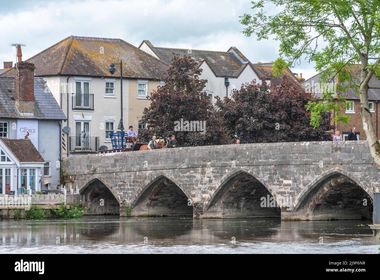 Fordingbridge Platinum Jubilee Beacon arrives by heavy horse Stock