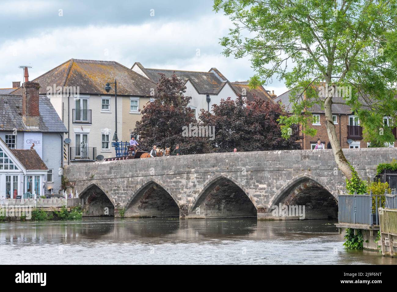 Fordingbridge Platinum Jubilee Beacon arrives by heavy horse Stock