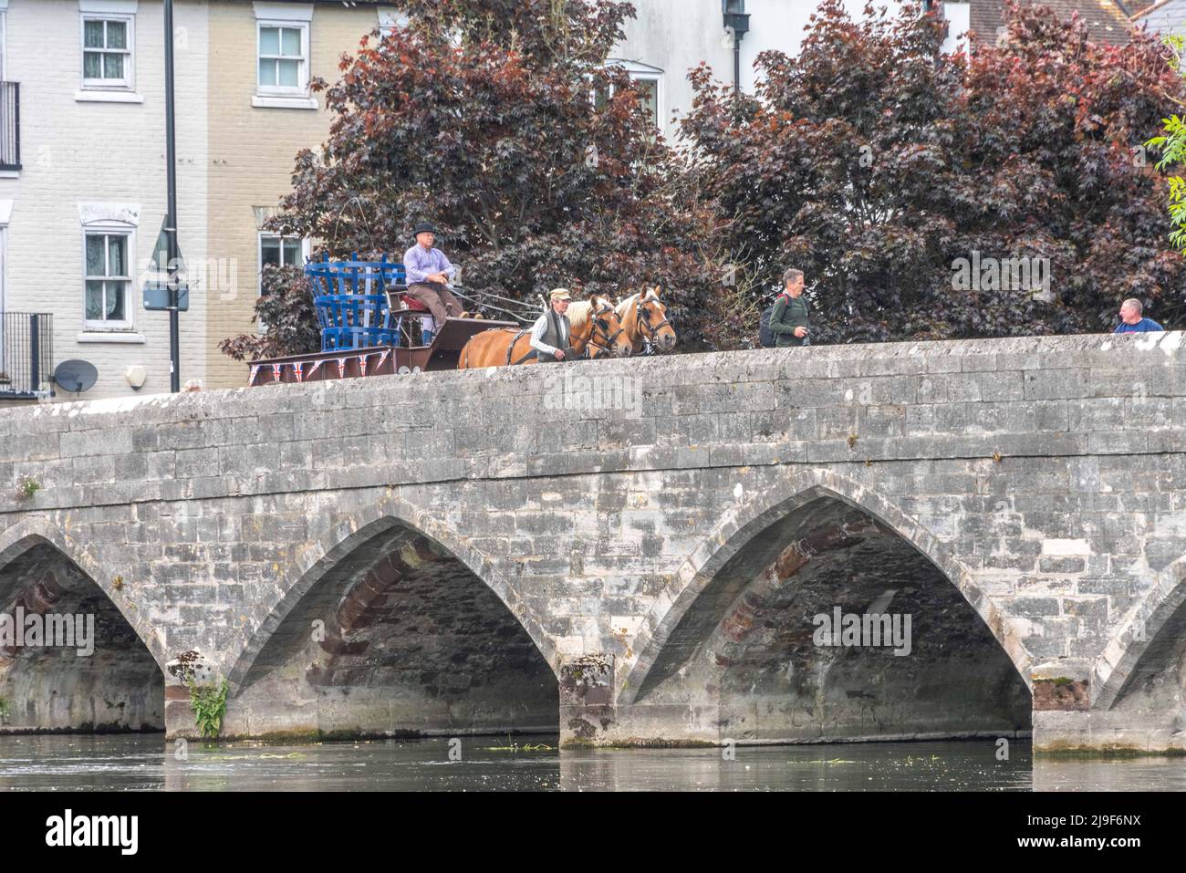 Fordingbridge Platinum Jubilee Beacon arrives by heavy horse Stock