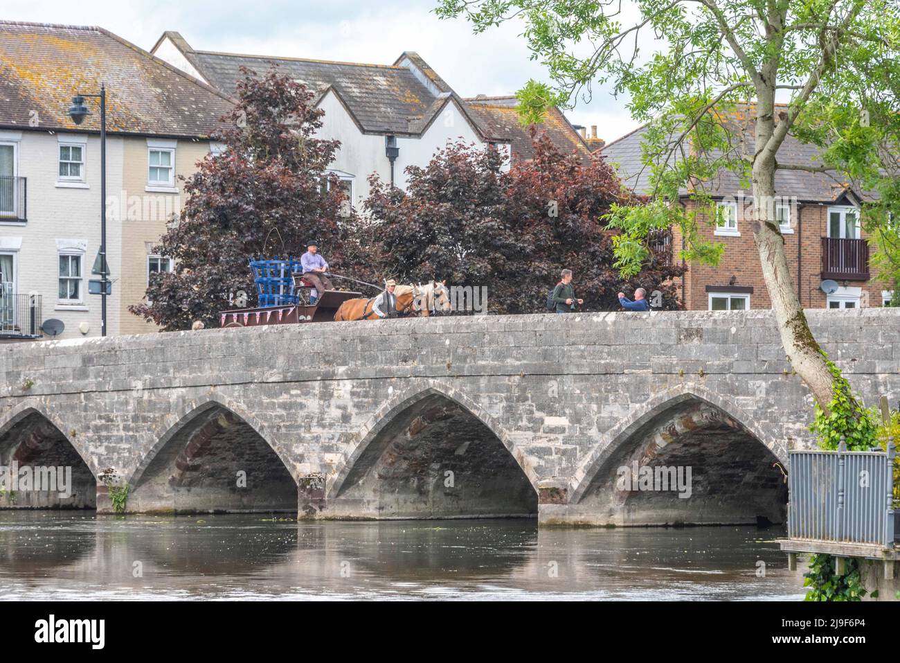 Fordingbridge Platinum Jubilee Beacon arrives by heavy horse Stock