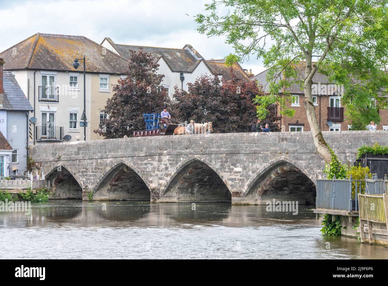 Fordingbridge Platinum Jubilee Beacon arrives by heavy horse Stock