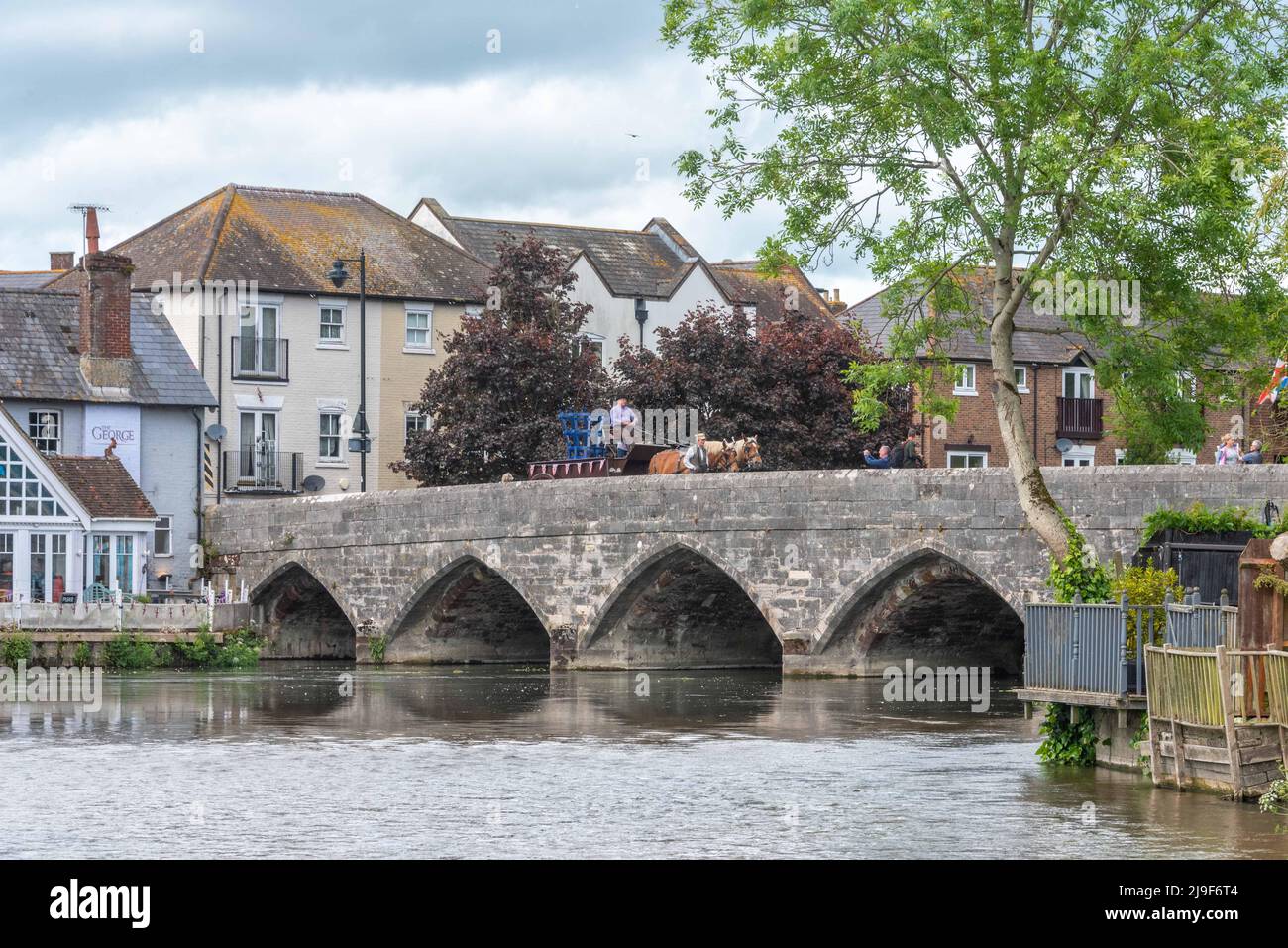 Fordingbridge Platinum Jubilee Beacon arrives by heavy horse Stock