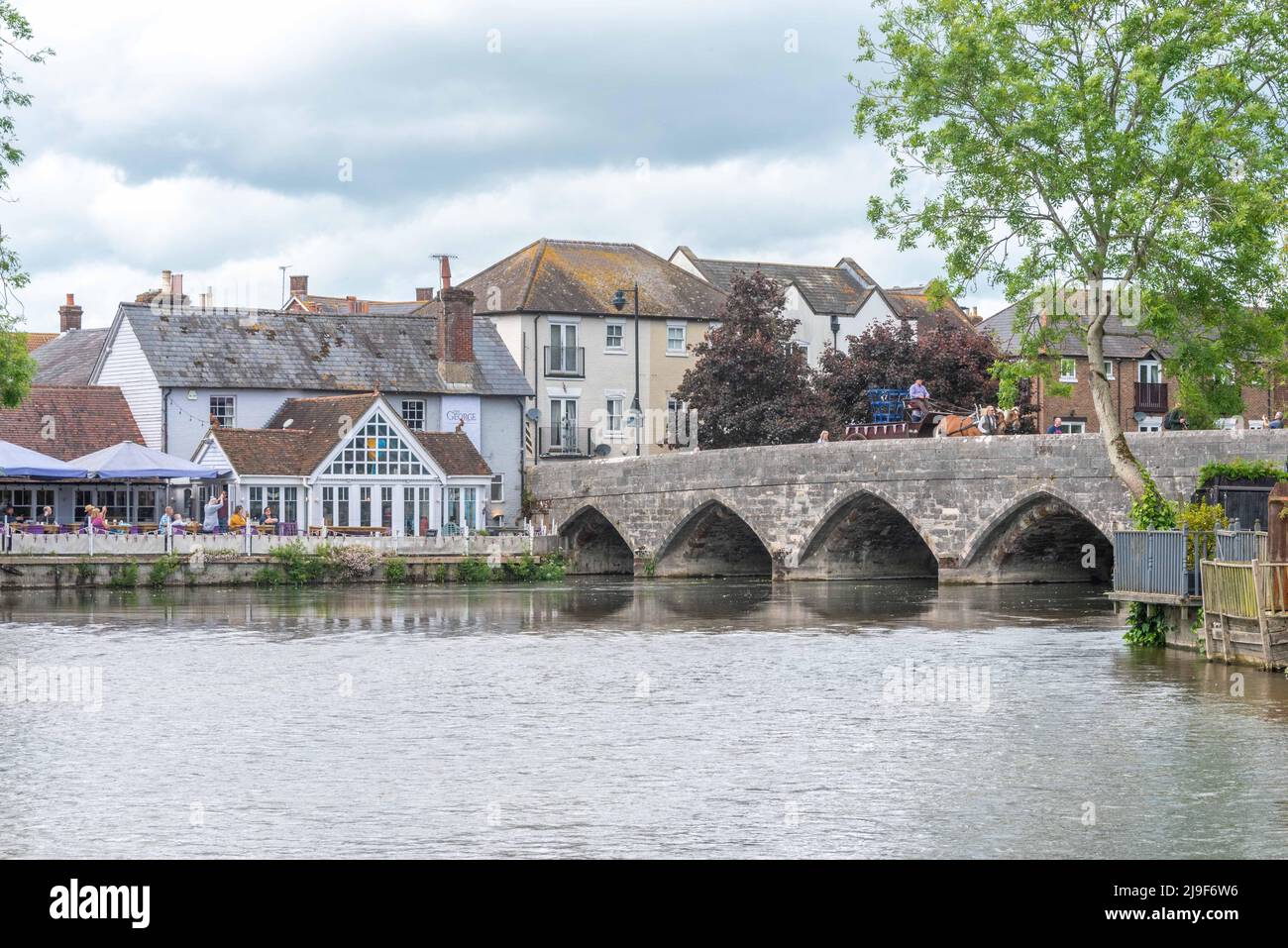Fordingbridge Platinum Jubilee Beacon arrives by heavy horse Stock Photo Alamy