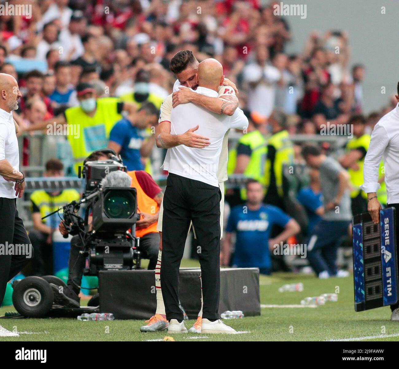 Coach Stefno Pioli (Ac Milan) and Oliver Giroud (Ac Milan) during the ...