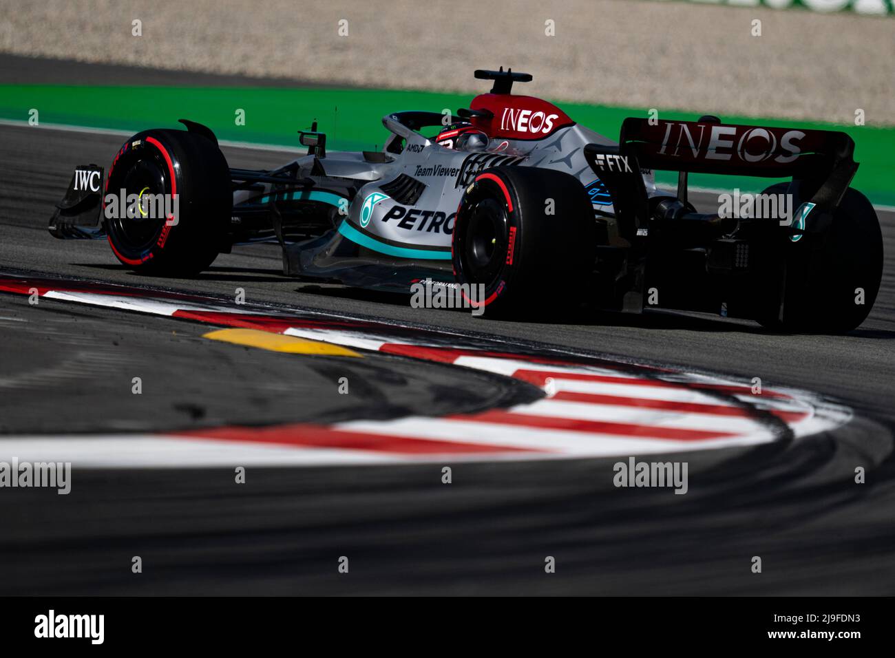 George Russell of Great Britain and Mercedes drives his W13 during qualifying ahead of the F1 Grand Prix of Spain at Circuit de Barcelona-Catalunya on May 21, 2022 in Barcelona, Spain. Foto: Siu Wu. Stock Photo