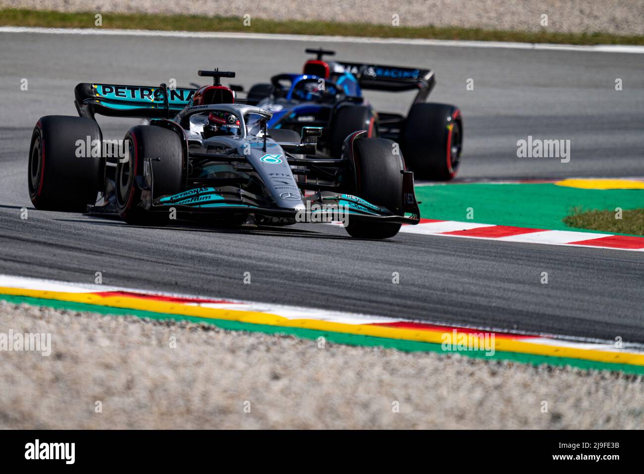 Barcelona, Spain. 21st May, 2022. George Russell of Great Britain and Mercedes drives his W13 during qualifying ahead of the F1 Grand Prix of Spain at Circuit de Barcelona-Catalunya on May 21, 2022 in Barcelona, Spain. Foto: Siu Wu. Credit: dpa/Alamy Live News Stock Photo