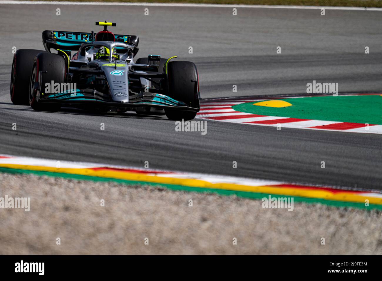 Barcelona, Spain. 21st May, 2022. Lewis Hamilton of Great Britain and Mercedes drives his W13 during qualifying ahead of the F1 Grand Prix of Spain at Circuit de Barcelona-Catalunya on May 21, 2022 in Barcelona, Spain. Foto: Siu Wu. Credit: dpa/Alamy Live News Stock Photo