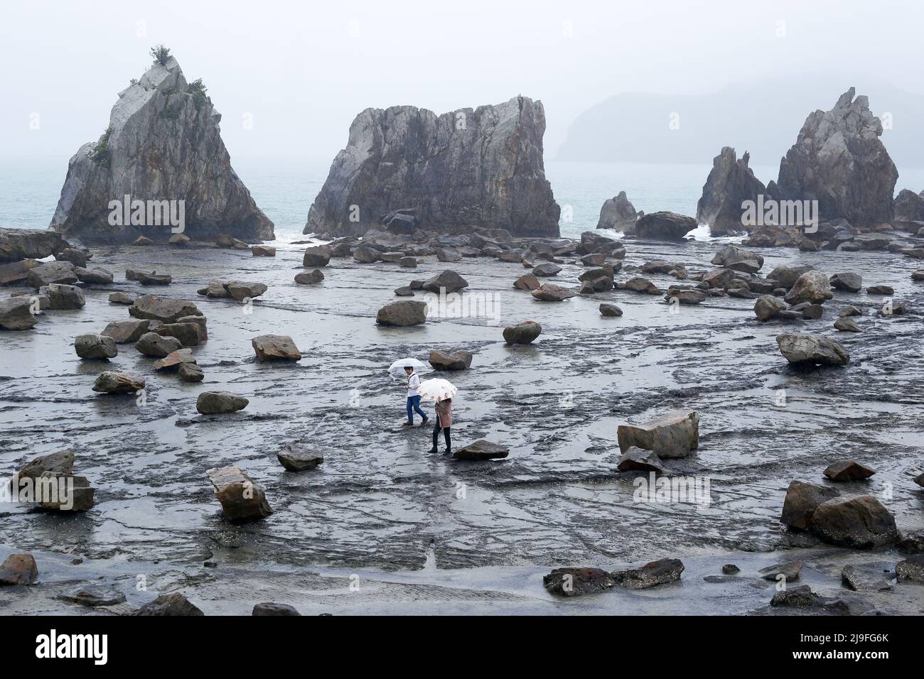 Yoshino-Kumano National Park, japan, 2022/01/05 , the Yoshino-Kumano National Park and include the Hashiguiiwa Rocks, which are a National Natural Mon Stock Photo