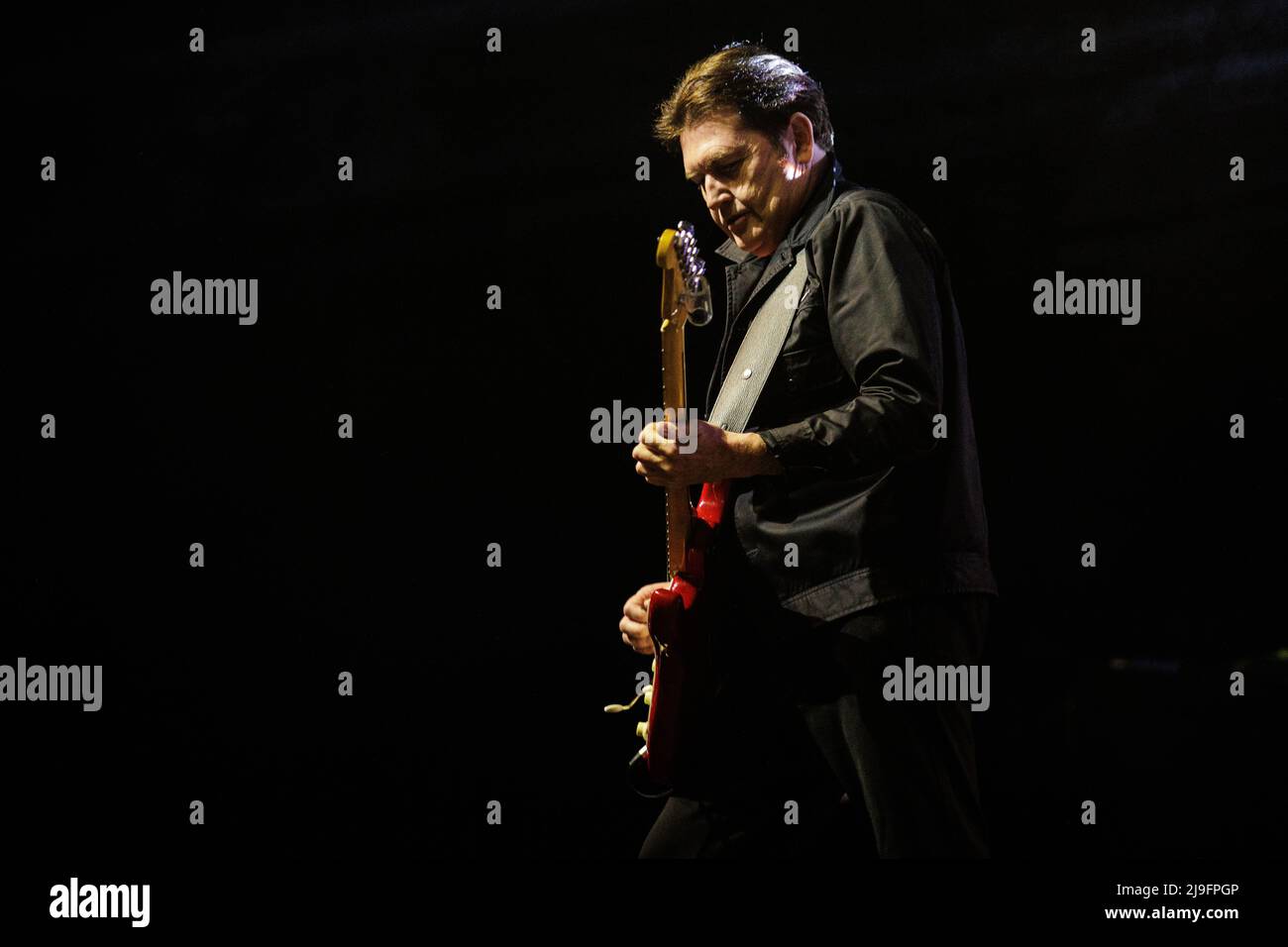 Copenhagen, Denmark. 21st, May 2022. The Scottish rock band Simple Minds  performs a live concert at KB Hallen at Frederiksberg, Copenhagen. Here  guitarist Charlie Burchill is seen live on stage. (Photo credit: