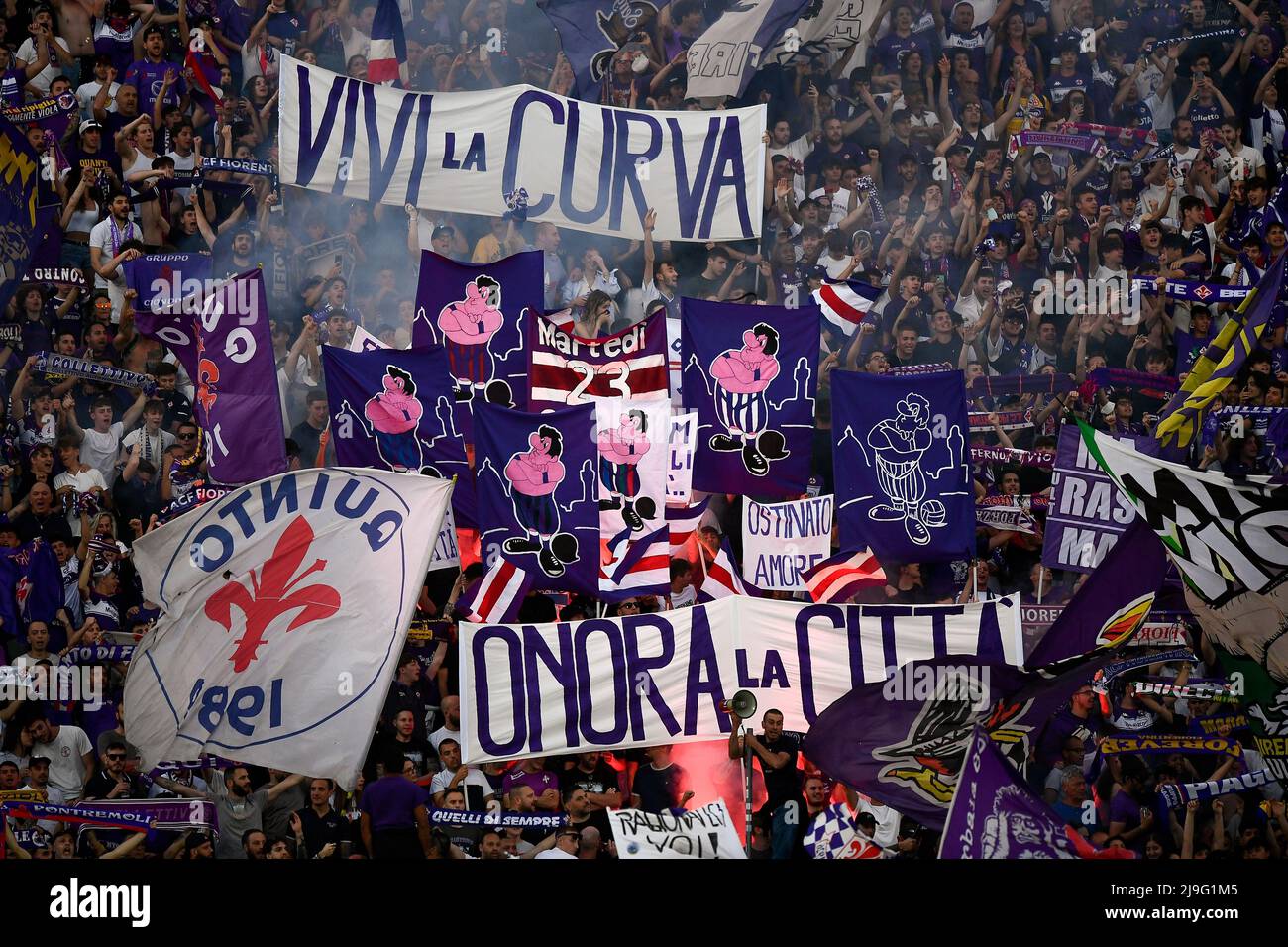 Florence, Italy. 21 May 2022. Fans of ACF Fiorentina show their support  prior to the Serie