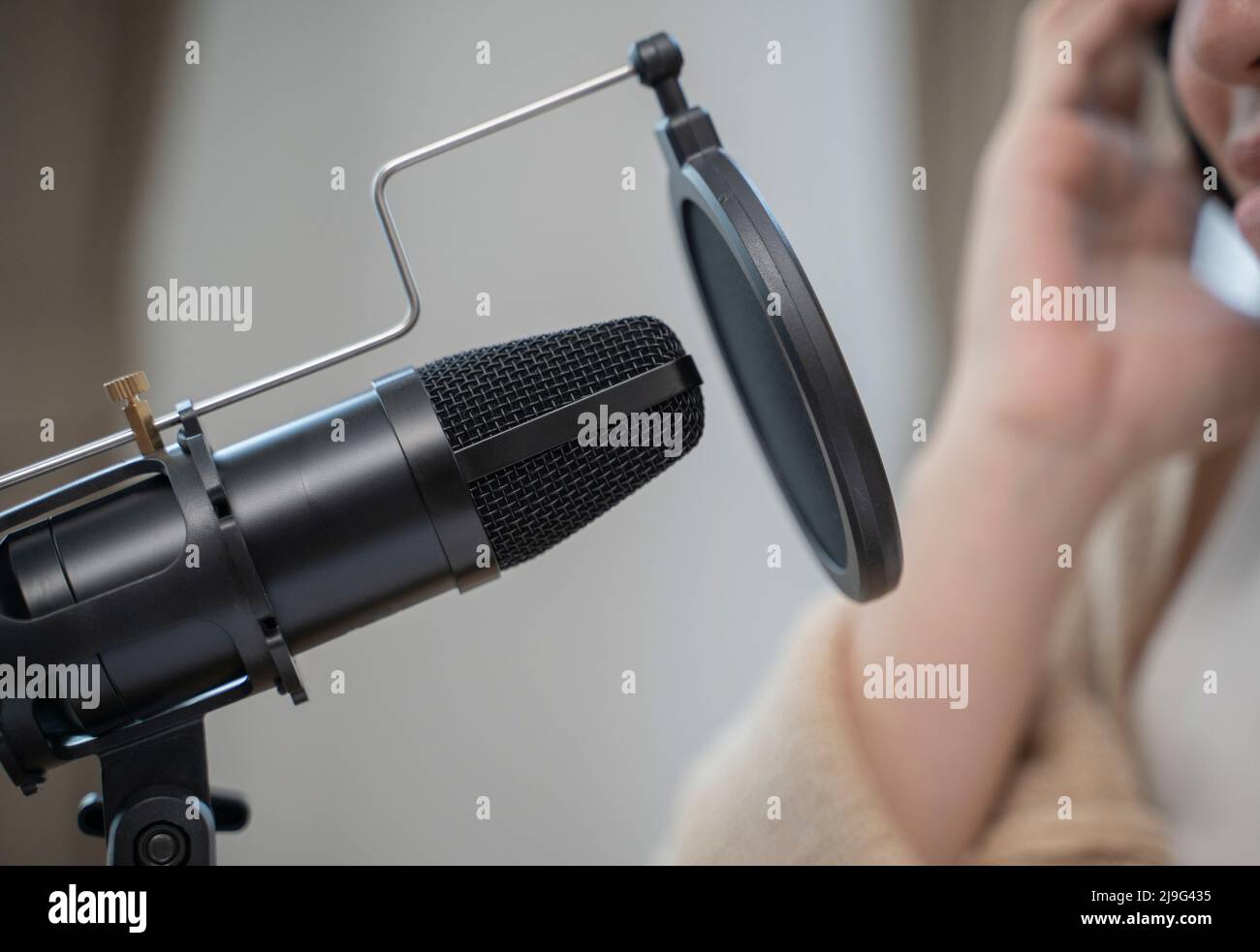 Condenser mic hires stock photography and images Alamy