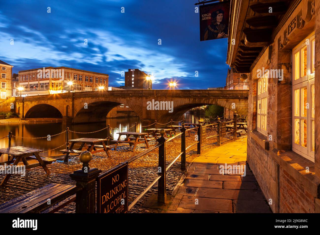 Spring evening on the riverside in York, North Yorkshire, England. Ouse ...